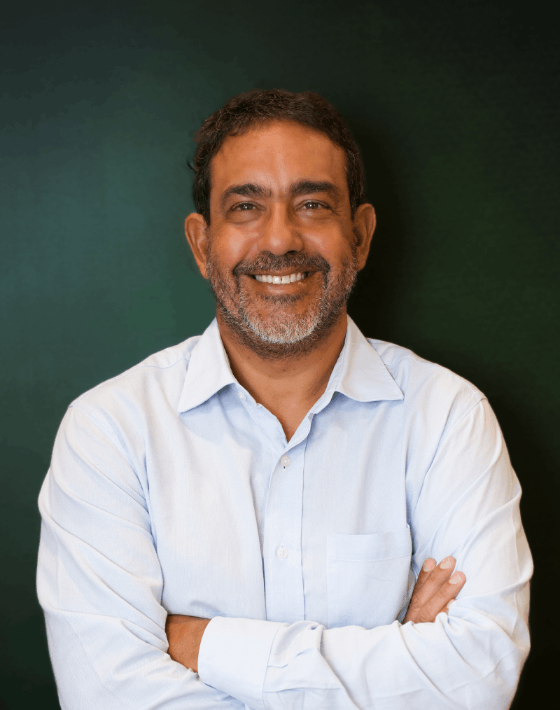 ERNESTO CORTÉS
